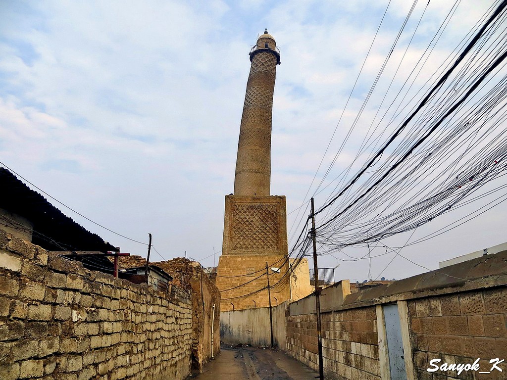 214 Mosul Al Nuri mosque and Al Hadba minaret Мосул Мечеть ан Нури и Горбатый минарет 2012