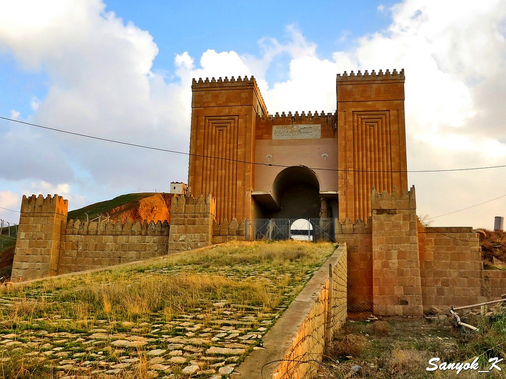 601 Mosul Nineveh Nergal gate Мосул Ниневия Ворота Нергал 2012
