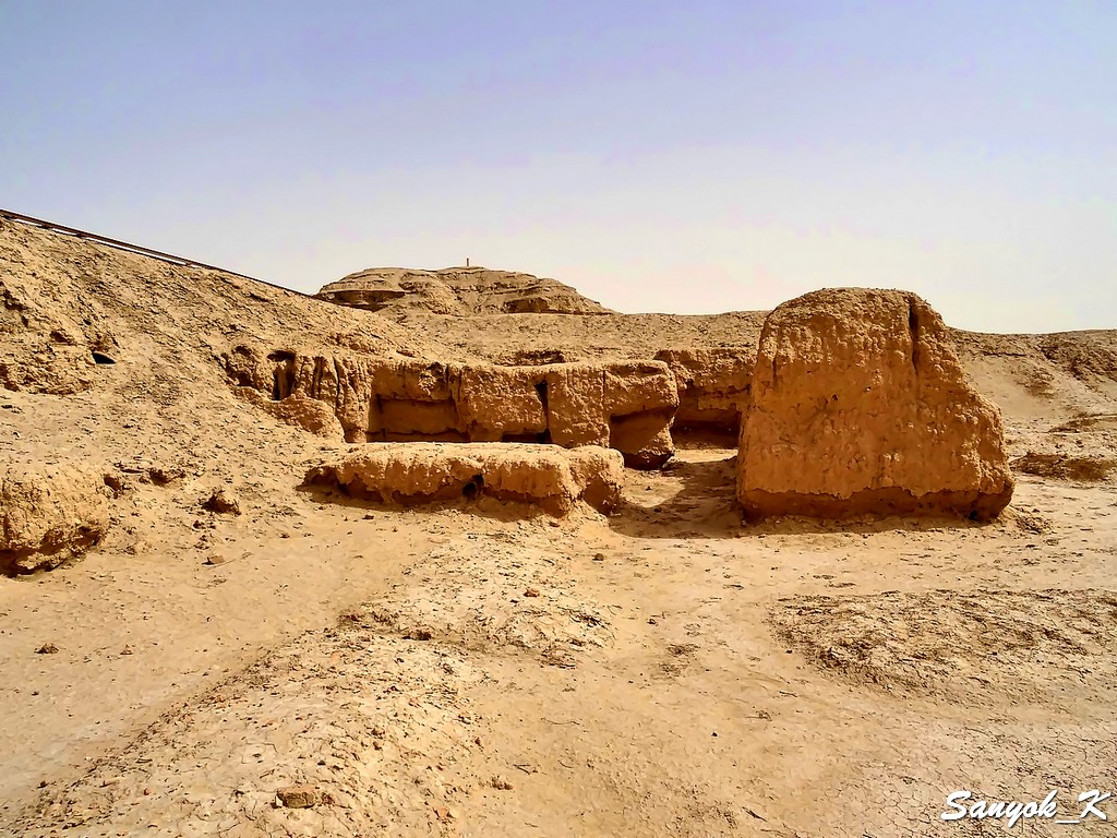 7 Samawah Warka Uruk Excavations near Ziggurat Cамава Варка Урук Раскопки