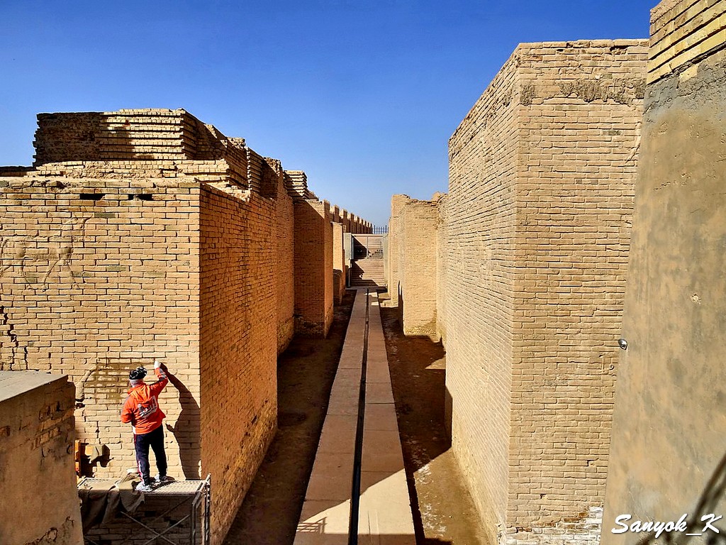 401 Hillah Babylon Ishtar Gate archaeologists working Хилла Вавилон Ворота Иштар археологи