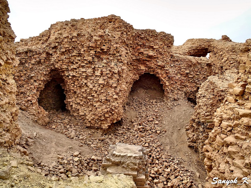 905 Hillah Babylon Ruins of Palace near Lion Хилла Вавилон Руины дворца рядом со львом